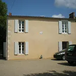 La Petite Escale: Parking Prive Et Petit Exterieur アパート *