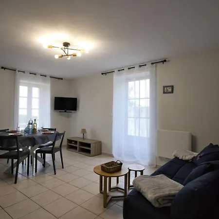 La Petite Escale: Parking Prive Et Petit Exterieur * La Rochelle (Charente-Maritime)