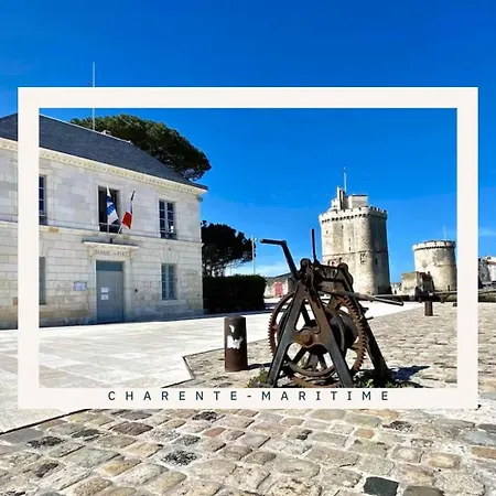 La Petite Escale: Parking Prive Et Petit Exterieur * La Rochelle (Charente-Maritime)