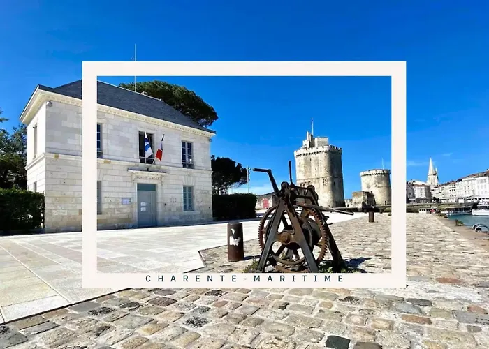 La Petite Escale: Parking Prive Et Petit Exterieur * La Rochelle (Charente-Maritime)