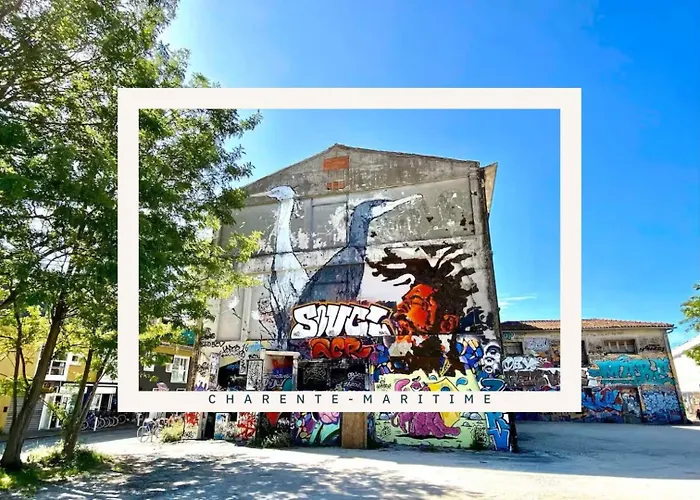 Appartement La Petite Escale: Parking Prive Et Petit Exterieur