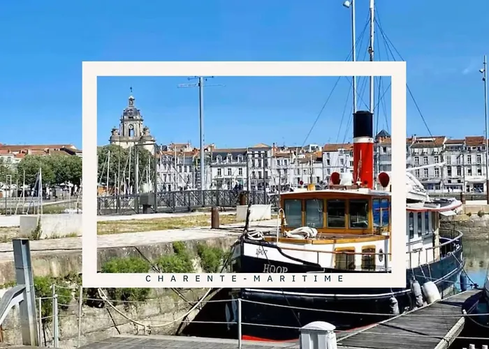 La Petite Escale: Parking Prive Et Petit Exterieur *