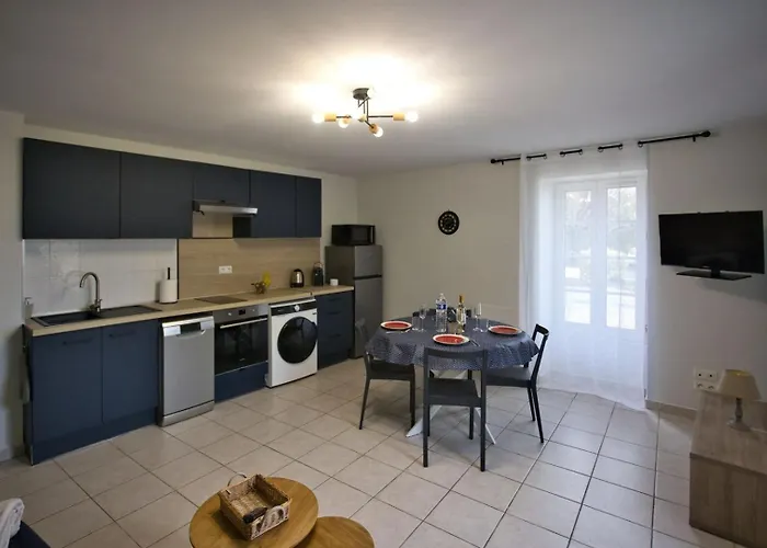 Apartamento La Petite Escale: Parking Prive Et Petit Exterieur